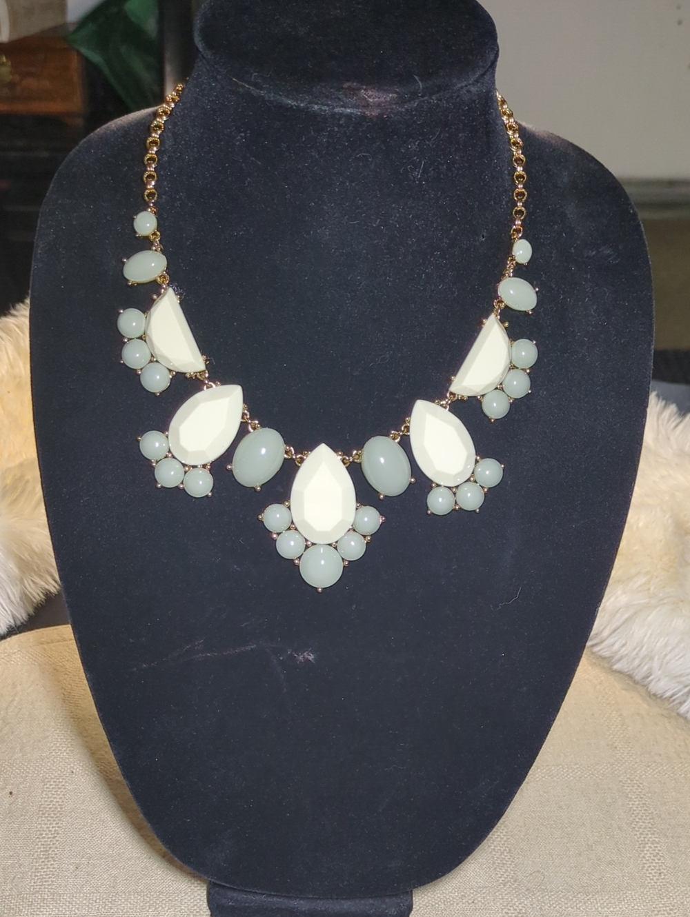 Authentic kate spade Cream & Gold Statement Necklace NWOT NOW ONLY $70